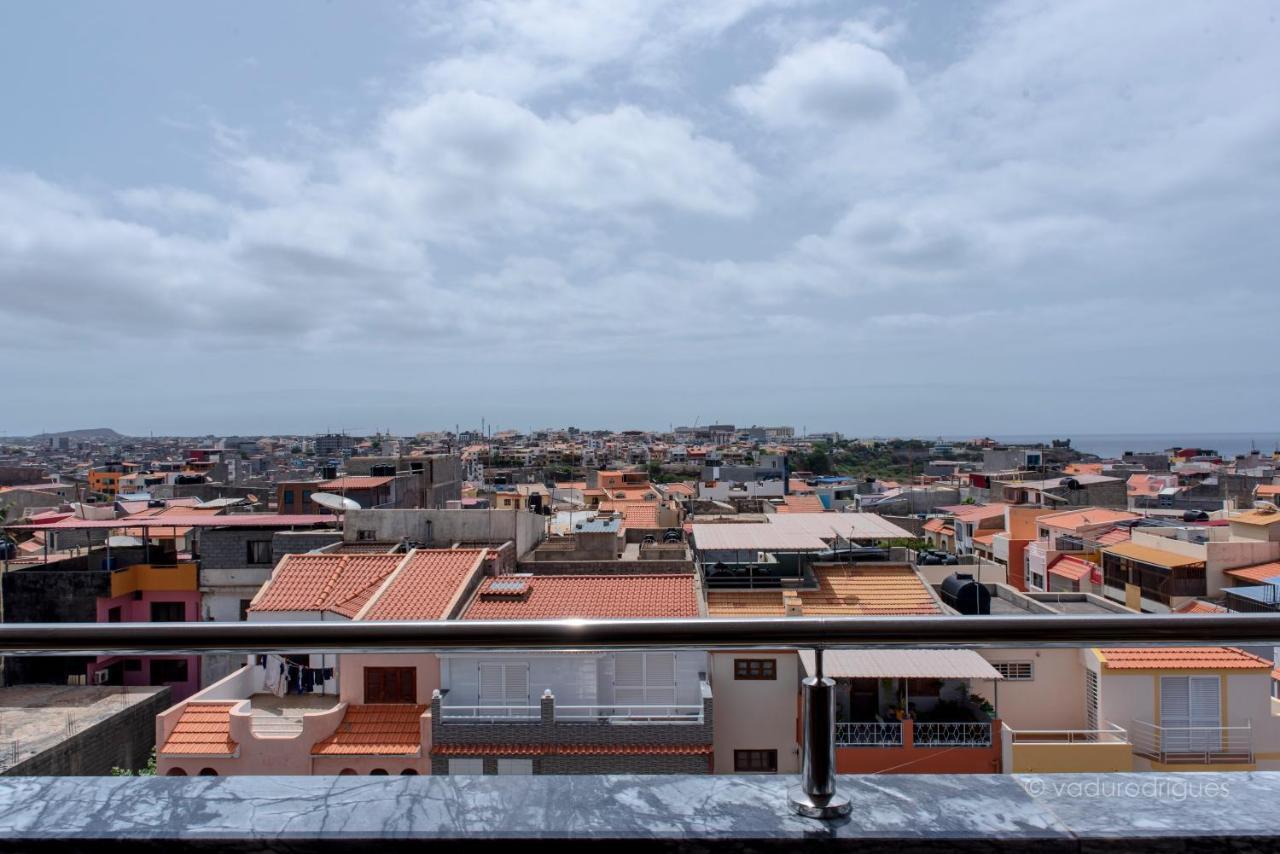 プライア Urban Hospitality-Santiago Island,Cabo Verdeアパートホテル エクステリア 写真